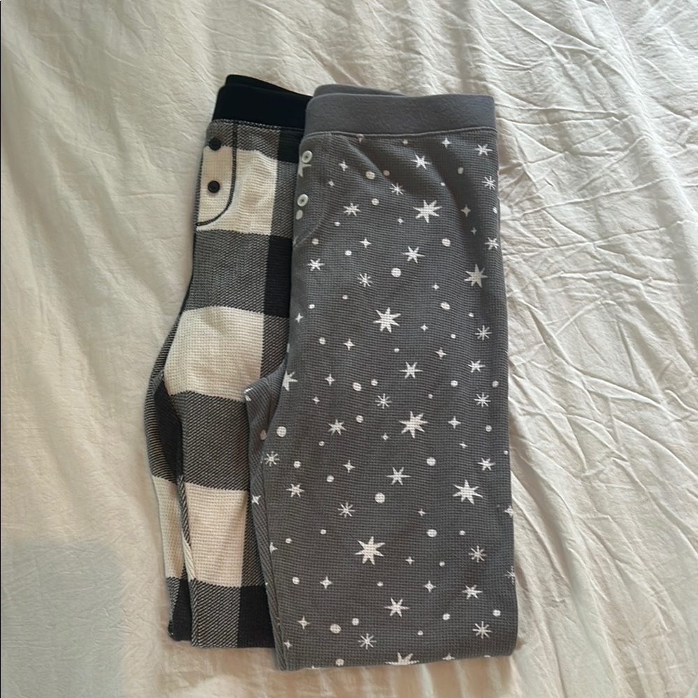 Old Navy Black and Gray Pajama Set